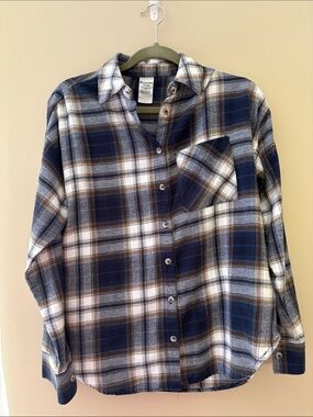 No Boundaries Plaid Button-Up Shirt in Blue, Brown and White With Pockets